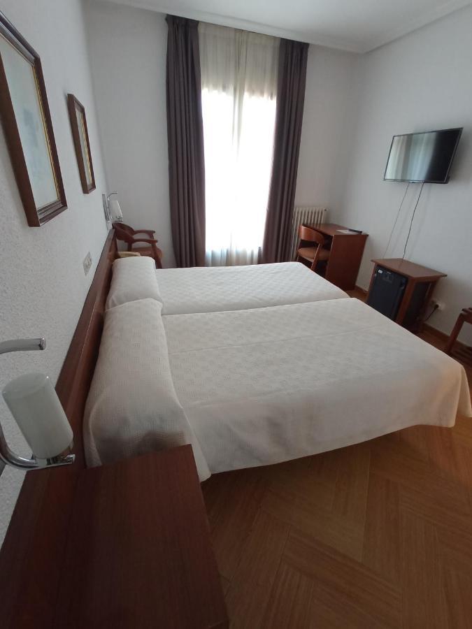 Hotel Ele Acueducto Segovia Bagian luar foto