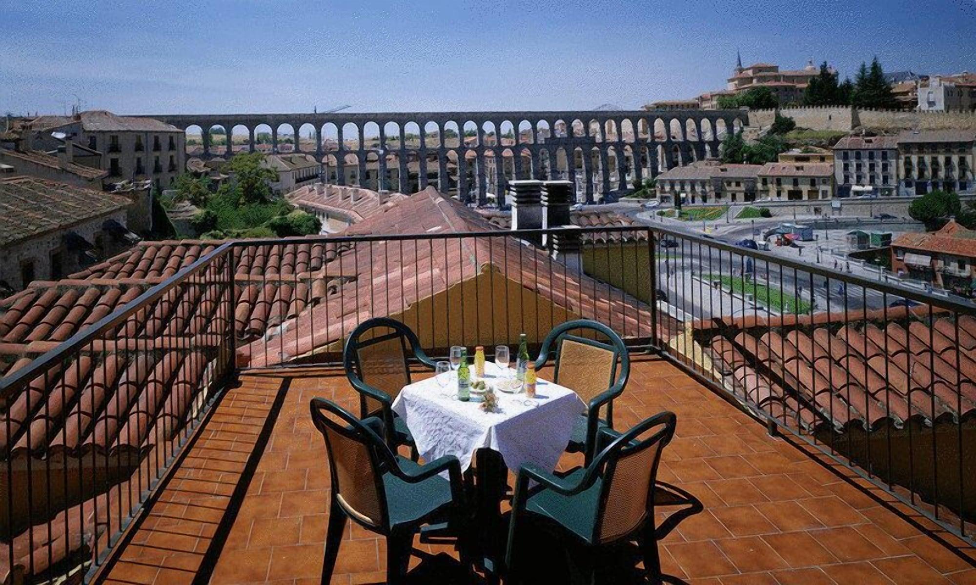Hotel Ele Acueducto Segovia Bagian luar foto
