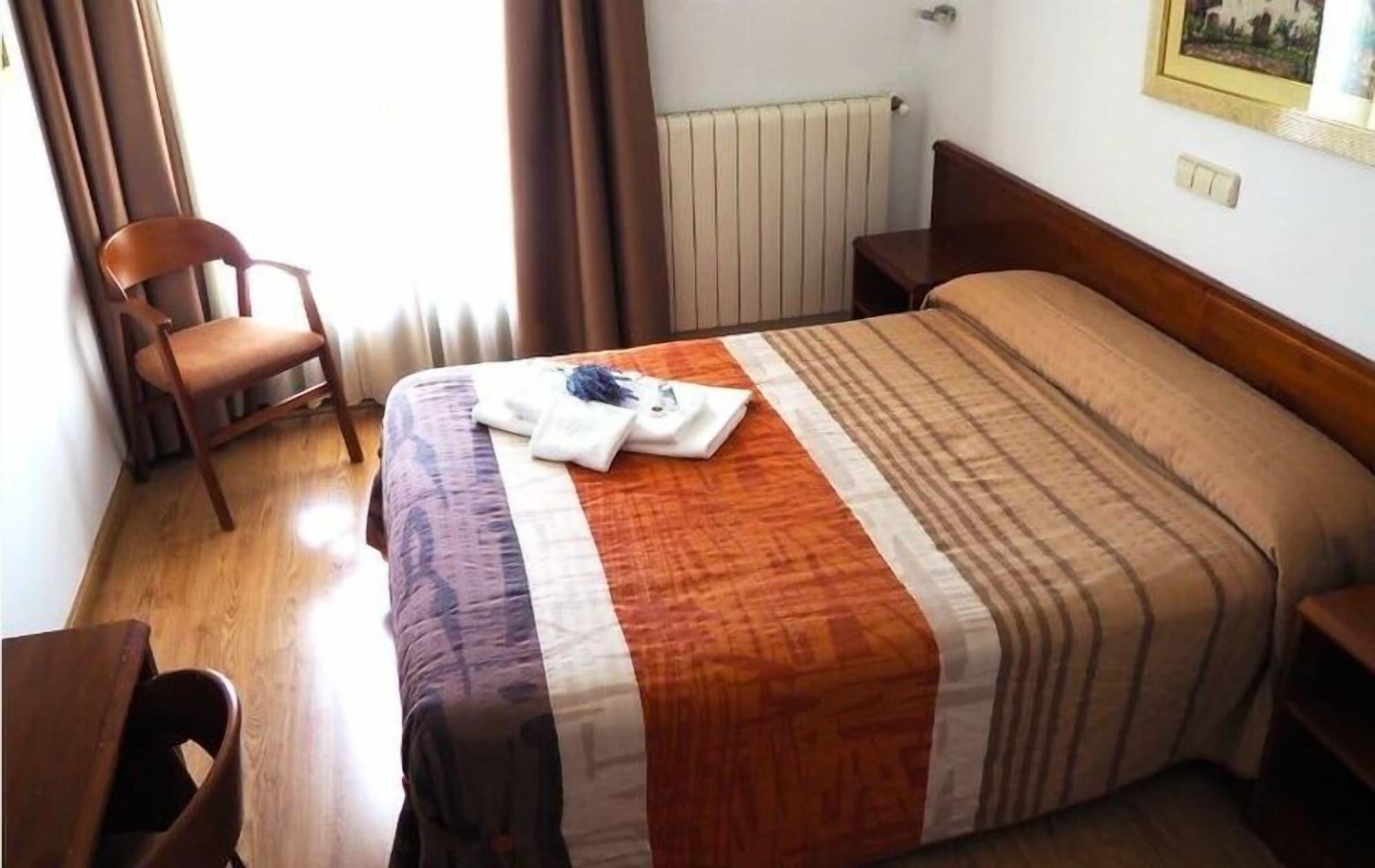 Hotel Ele Acueducto Segovia Bagian luar foto