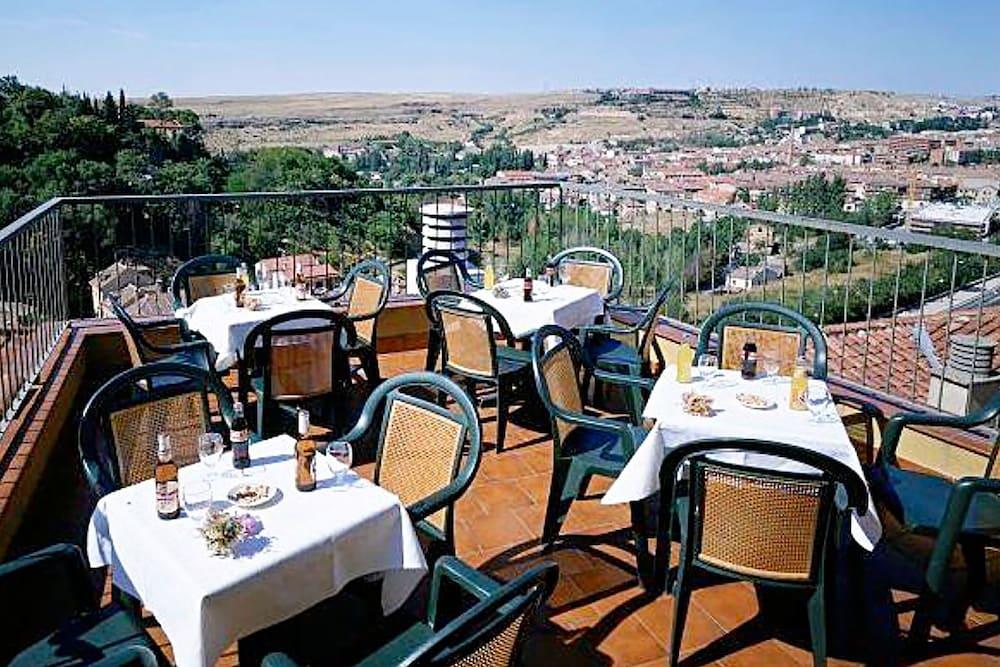 Hotel Ele Acueducto Segovia Bagian luar foto