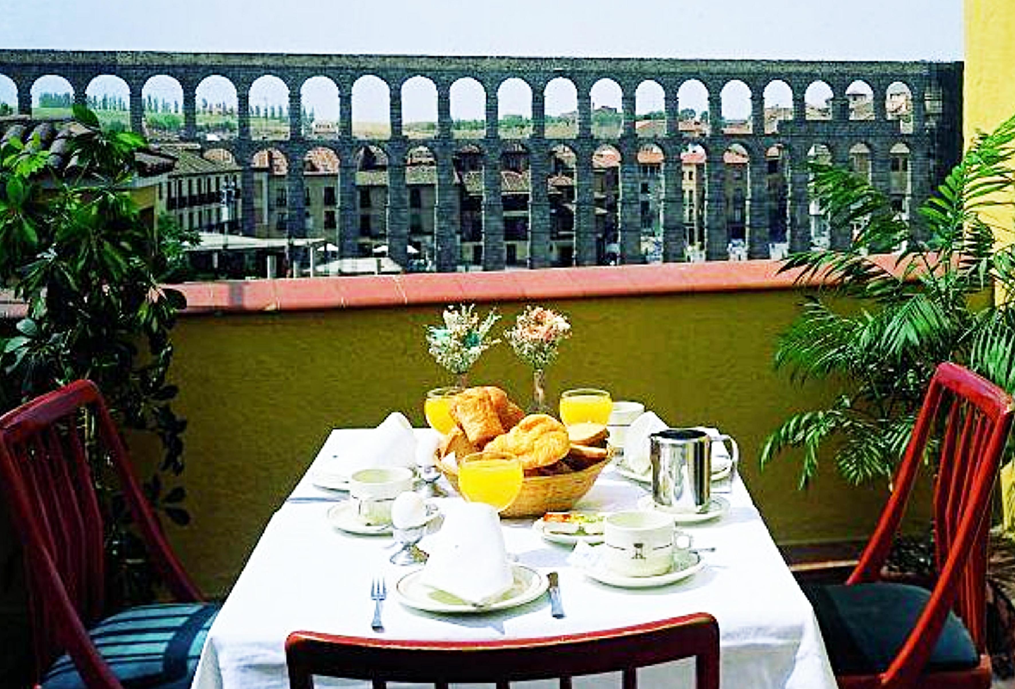 Hotel Ele Acueducto Segovia Bagian luar foto