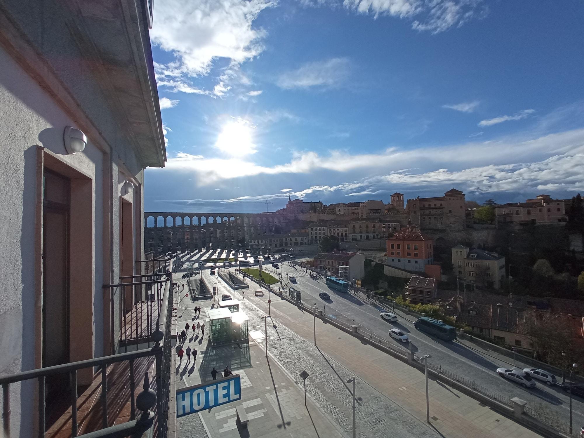 Hotel Ele Acueducto Segovia Bagian luar foto