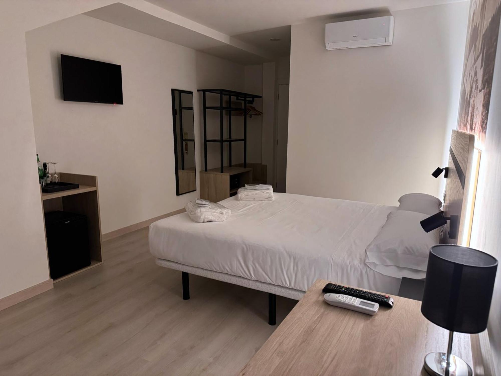 Hotel Ele Acueducto Segovia Bagian luar foto