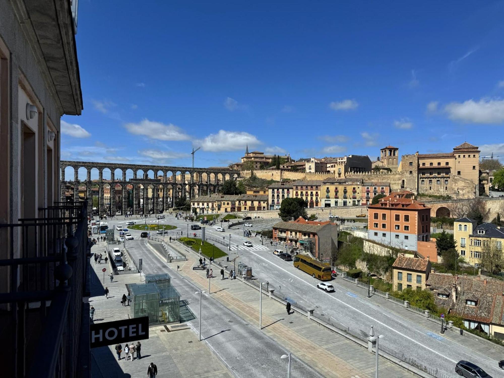 Hotel Ele Acueducto Segovia Bagian luar foto